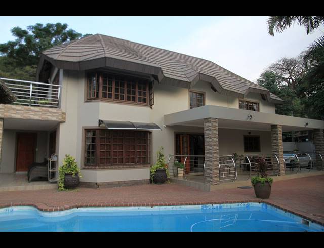 4 BEDROOM HOUSE TO LET IN COWIES HILL PARK